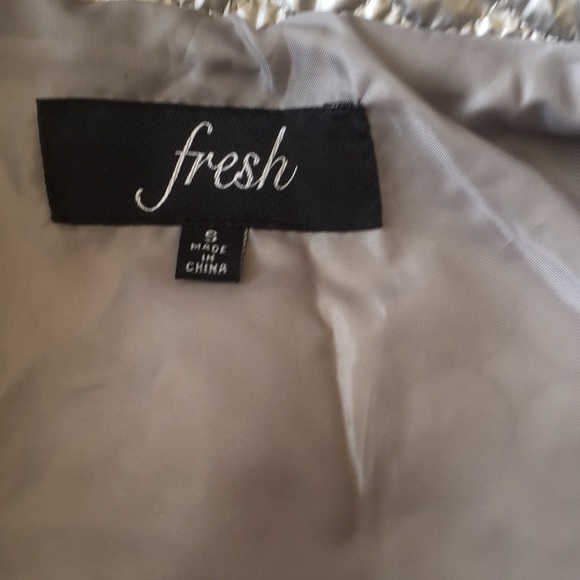 NWT Fresh puffer vest - Picture 5 of 7